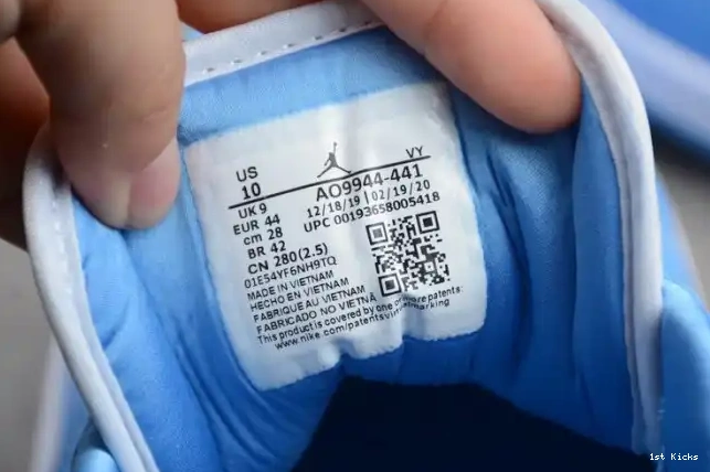 1st Kicks (W) Jordan AO9944-441 UNC Air Low 1 0623